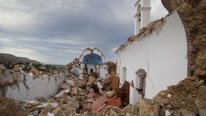 Santorini Rocks Under Earthquake Swarm, Authorities Respond