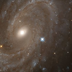 NGC 4603 ve Genişleyen Evren