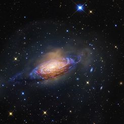 NGC 3521: Galaxy in a Bubble