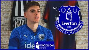 Conflicting Reports Emerge Over Tom Fellows Transfer To Everton