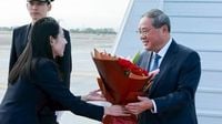 China declares itself global climate leader