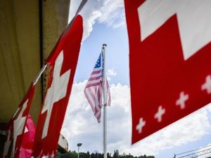 Currency Turmoil As US Faces Shutdown And Swiss Seek Stability