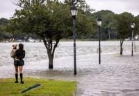 Strong winds and waves batter Nantucket, Martha's Vineyard as Hurricane Erin moves out