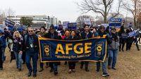 Democrats not swayed by call to end shutdown from largest federal workers’ union