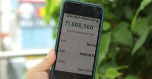 Driver Returns 71 Million VND Mistakenly Transferred By Customer