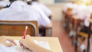 Romanian Eighth Graders Face Challenging National Exam