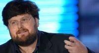 Mario Adinolfi all'Isola dei Famosi: «Insultato per il mio peso». Veronica Gentili: «Ha accettato la sfida con 221 chili»