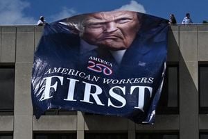 Unions Rally Behind Bill To Restore Federal Worker Rights