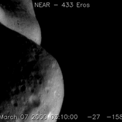 Asteroit Eros'un Üzerinden Uçuş