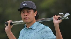 Australian Golfer Jeffrey Guan Makes Hopeful Return After Losing Sight