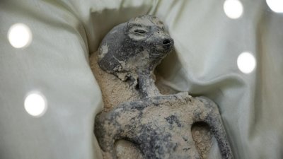 Meksika'da Sergilenen Sahte Uzaylıların Gerçek Hikayesi, Uzaylılardan Bile İlginç!