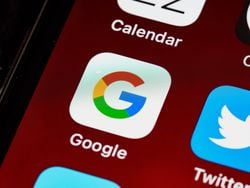 Google'in logosundaki renklerin bir manası var mıdır? Varsa nedir?