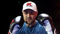 Сергей Ковалёв остановил Артура Манна и завершил карьеру