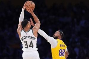 Lakers Struggle In Loss To Bucks Without Key Players