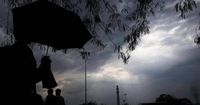 Weather News: আজ জেলায় জেলায় কালবৈশাখীর সতর্কতা, কলকাতার তাপমাত্রা একরাতে কমলো ৫ ডিগ্রি