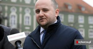 Altercation Between Polish Politician Dariusz Matecki And Journalist Escalates