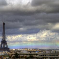 A Horizon Rainbow in Paris