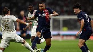 PSG Extends Lead With 3-2 Win Over Lyon