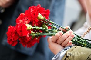 Youth Honor Veterans In Rostov And Kazan Parades