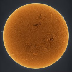 Turuncu Güneş Işıltı Saçıyor