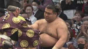 Takayasu Takes Sole Lead At Grand Sumo Spring Tournament