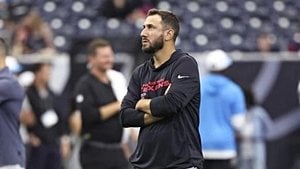 Patriots Rebound Under Vrabel As Mayo Eyes NFL Return