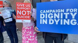 UK Parliament Advances Controversial Assisted Dying Bill