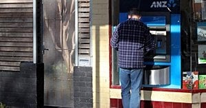 Experian Dividend News Sparks Debate Over Credit Practices