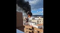 Varias personas confinadas en Castellón por el aparatoso incendio en un edificio residencial