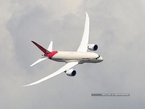 Boeing 787 Dreamliner Crashes Spark Global Safety Review