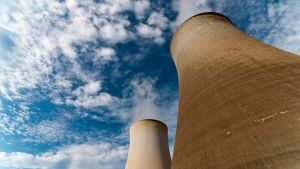 Australia's Nuclear Energy Proposal Faces Criticism Over Emissions Impact