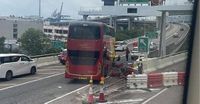 一輛城巴中午在西九龍公路疑失控撞壆　20多人受傷