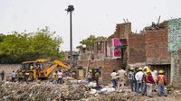 DDA Razes Illegal Constructions In Delhi's Taimoor Nagar