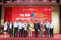 Trường ĐH KHXH&NV triển lãm ảnh và tọa đàm giới thiệu sách: Thông điệp về giá trị hòa bình của dân tộc