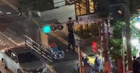 東京メトロ東大前駅で1人けが　刃物振り回した男性の身柄確保 | 毎日新聞