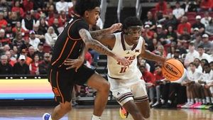 Houston Edges Texas Tech In Thrilling Big 12 Showdown