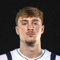 Cooper Flagg Injury: Heads to locker room