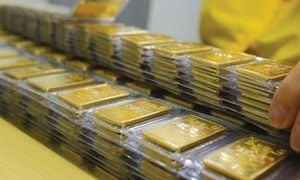 Gold Frenzy Grips Hanoi As Prices Soar And Plunge