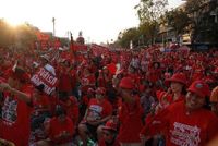 เมษา พฤษภา 2553 ยิง เอ็ม 79 วางระเบิด ซีโฟร์ คำสั่งยึด 'ทักษิณ' 7.6 หมื่นล้าน | มติชนสุดสัปดาห์ | LINE TODAY