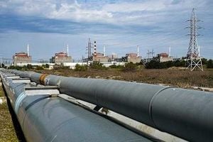 Ukraine’s Nuclear Plants Face Blackouts Amid Russian Strikes
