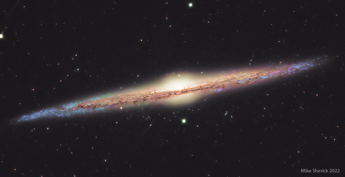  NGC 4565: Galaxy on Edge 