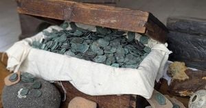 Divers Recover $1 Million Treasure From Florida Shipwreck
