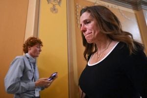 Trump Faces Bipartisan Pressure Over Epstein Files Release