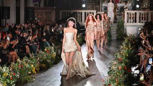 Annie Doble Unveils Renaissance-Inspired Collection At London Fashion Week