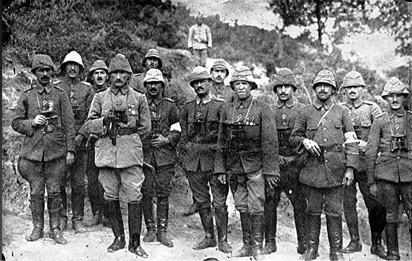 Atatürk ve toparladığı 19. Tümen