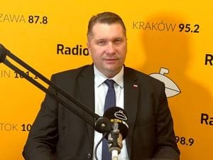 PiS Defends Nawrocki Amid Controversy Over Apartment