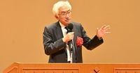 占領政策と主張　改憲必要性強調　自民議員、那覇で講演