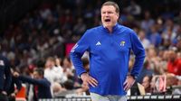 Kansas vs Arkansas picks, predictions, odds: Who wins March Madness NCAA Tournament game?