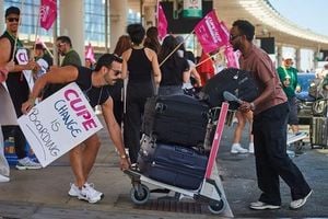 Air Canada Strike Defies Orders As Summer Travel Disrupted