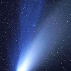 Hale-Bopp Kuyruklu Yıldızı'nın Toz ve İyon Kuyrukları